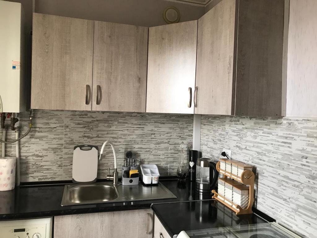 Yerevan Nice Apartment With Balcony For Rent Exterior photo